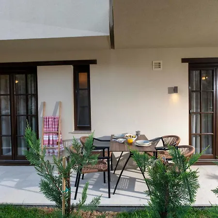 Aparthotel Rizeσ Ouranoupoli