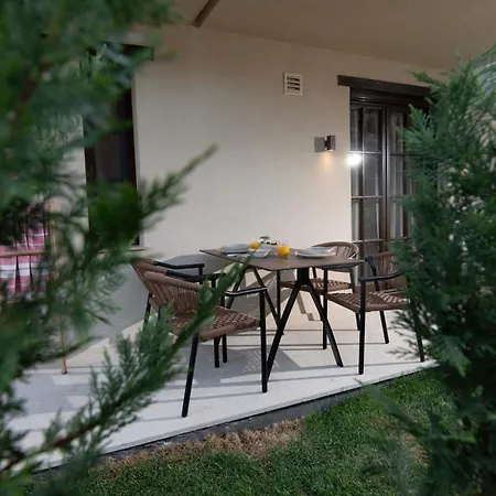 Aparthotel Rizeσ Ouranoupoli